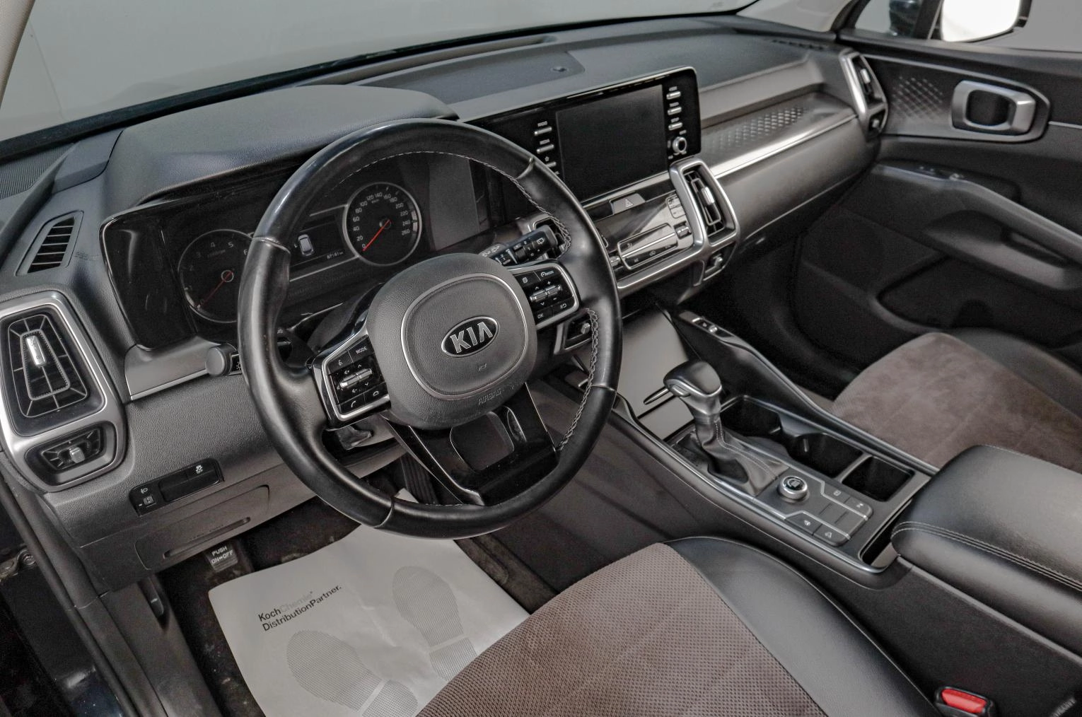 KIA Sorento 8 из 23