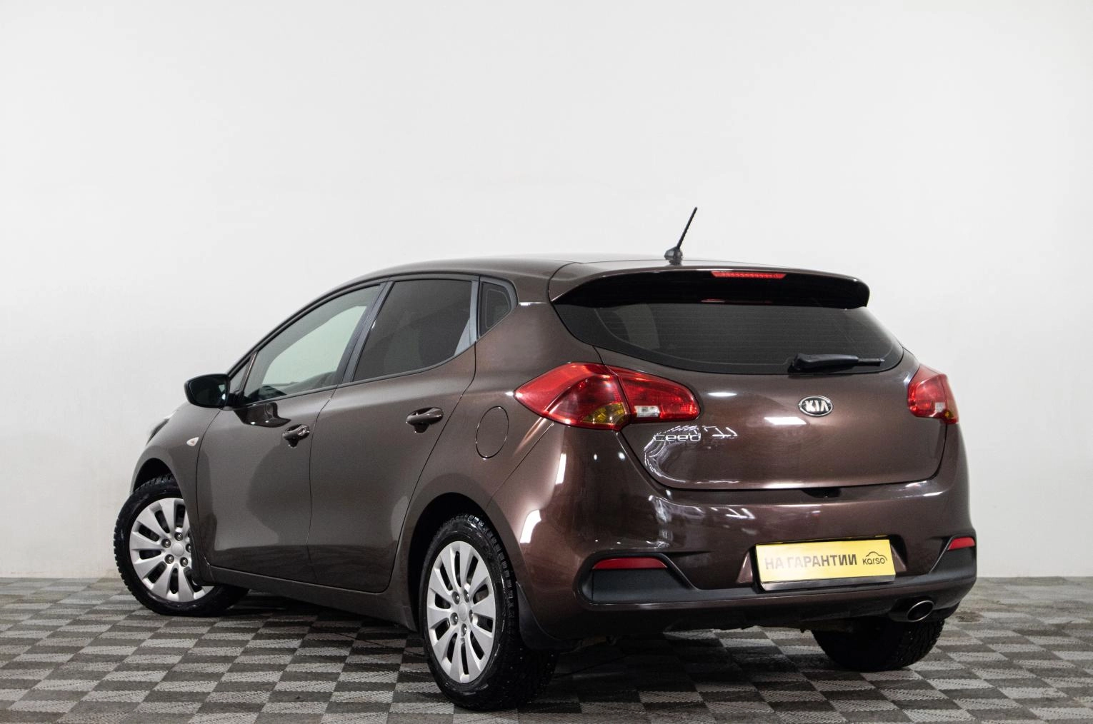 KIA cee'd 4 из 16