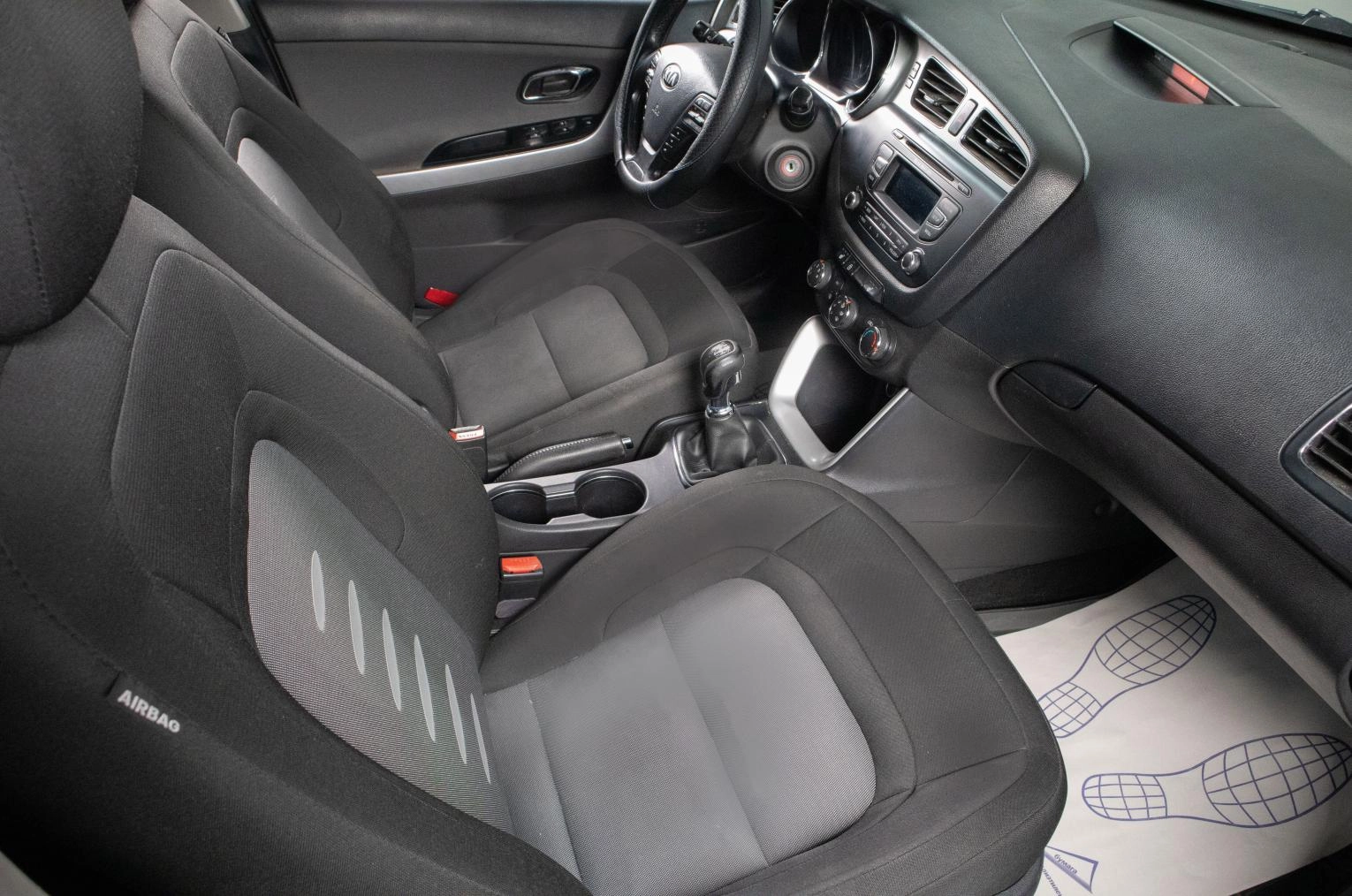 KIA cee'd 9 из 16