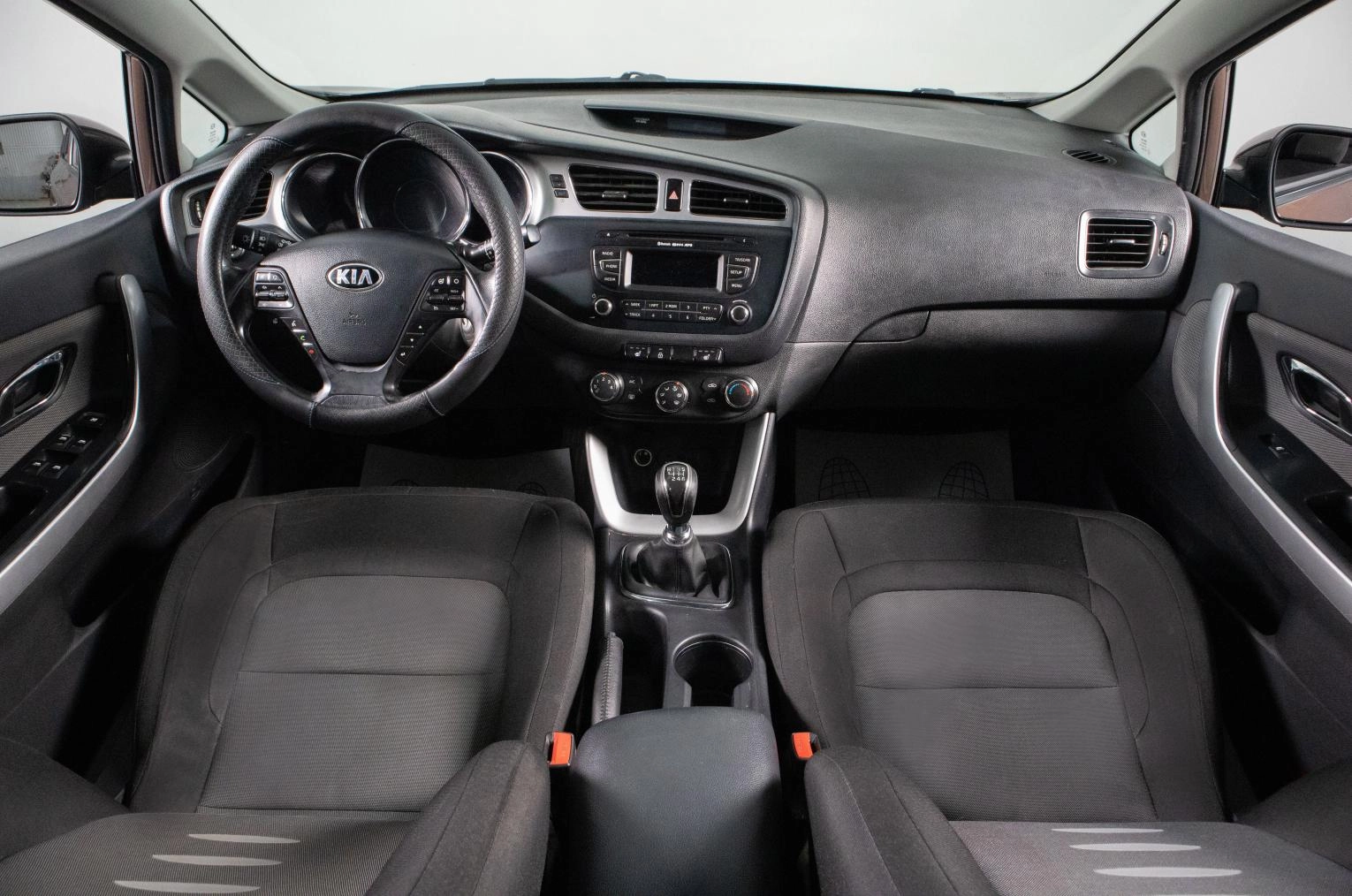 KIA cee'd 12 из 16