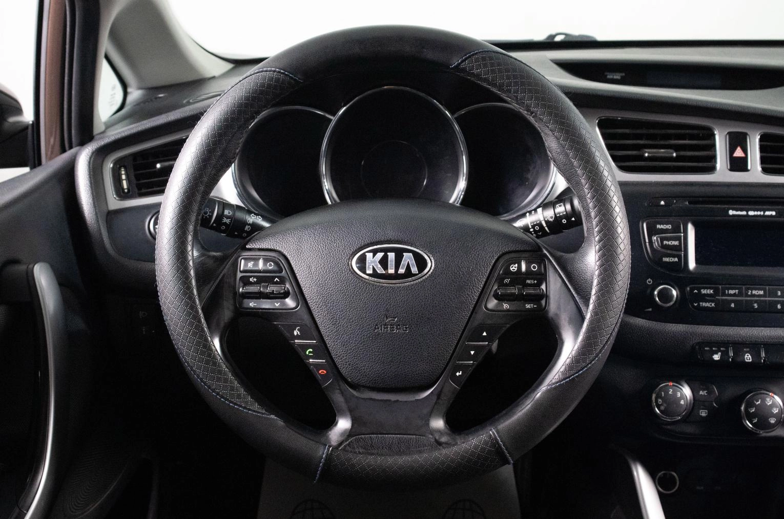 KIA cee'd 11 из 16