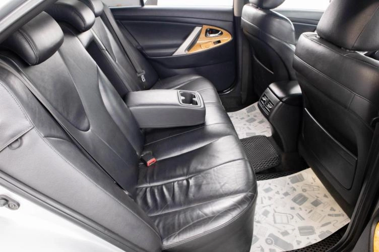 Toyota Camry 27 из 28