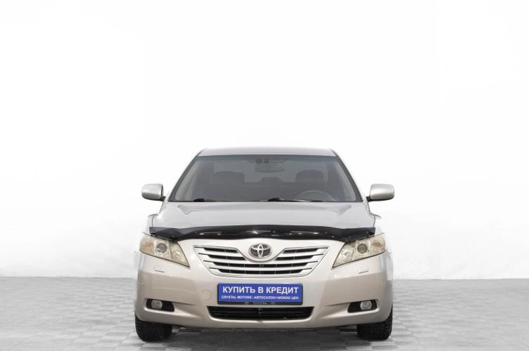 Toyota Camry 2 из 6