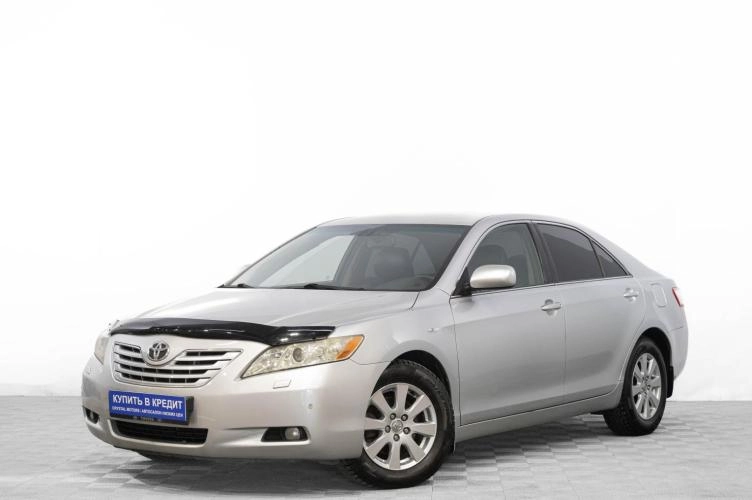 Toyota Camry 3 из 6