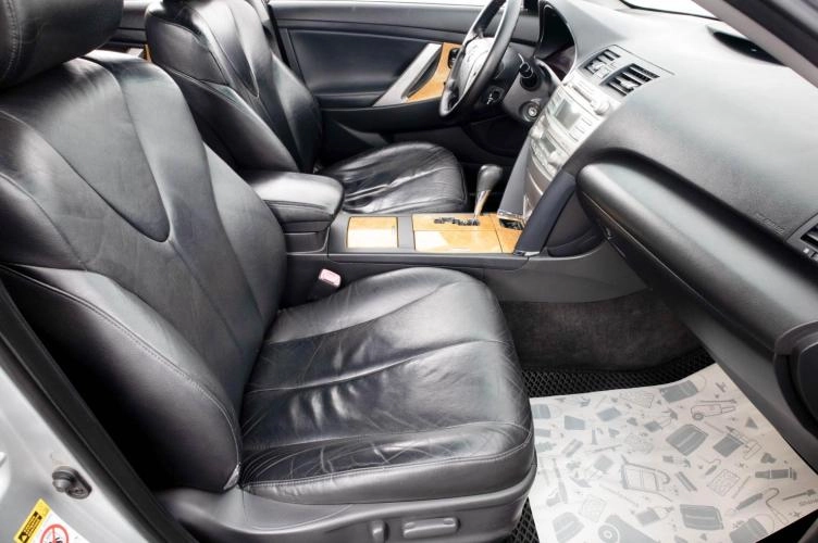 Toyota Camry 24 из 28