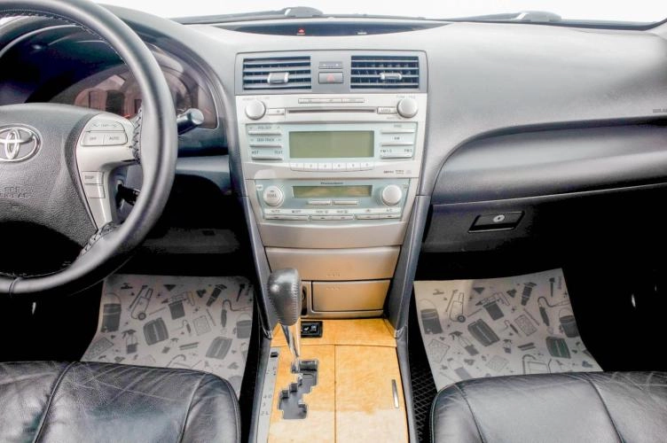Toyota Camry 19 из 28