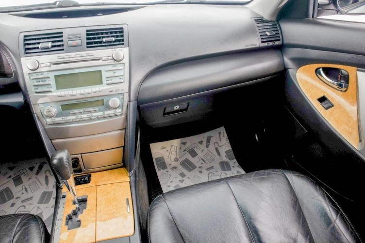Toyota Camry 23 из 28