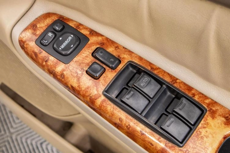 Toyota Camry 10 из 24