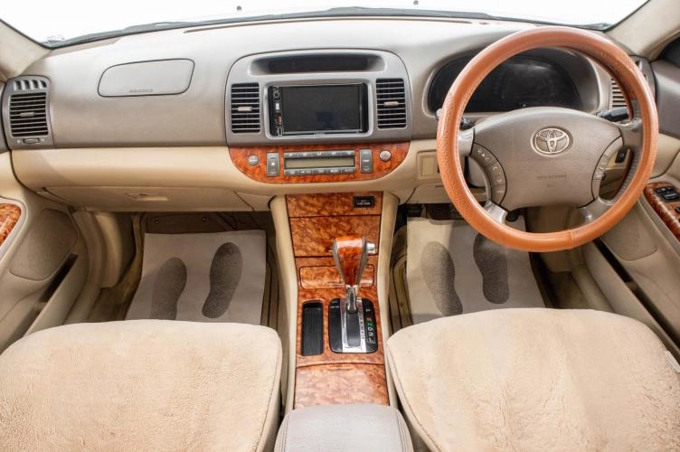 Toyota Camry 7 из 24