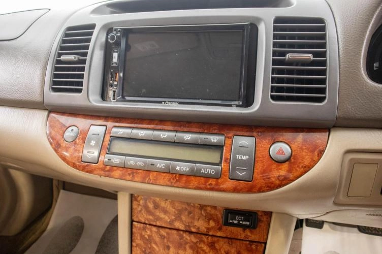 Toyota Camry 17 из 24