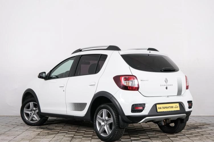 Renault Sandero 4 из 6