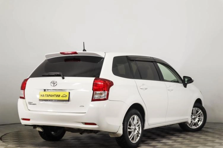 Toyota Corolla Fielder 4 из 6