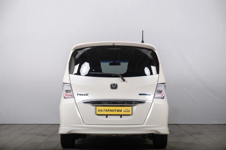 Honda Freed 4 из 6