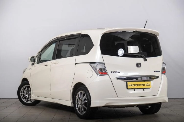 Honda Freed 5 из 6