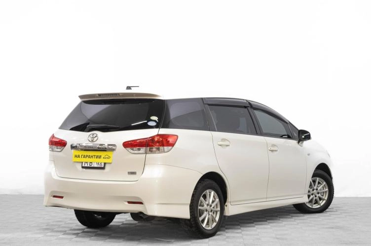 Toyota Wish 4 из 6