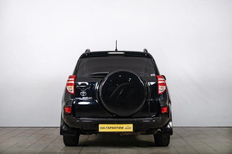 Toyota RAV4 4 из 6