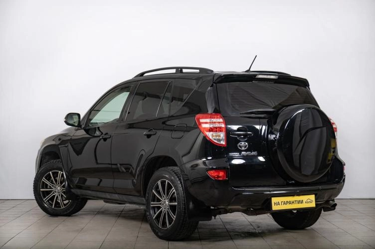 Toyota RAV4 5 из 6