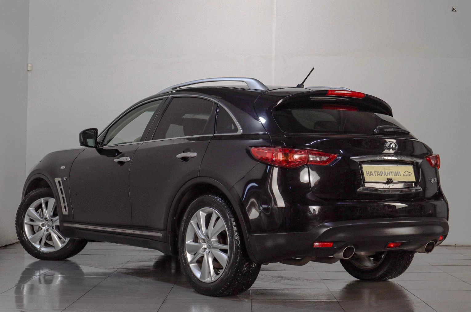 Infiniti QX70 4 из 27