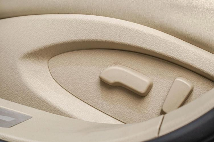 Infiniti QX70 23 из 27