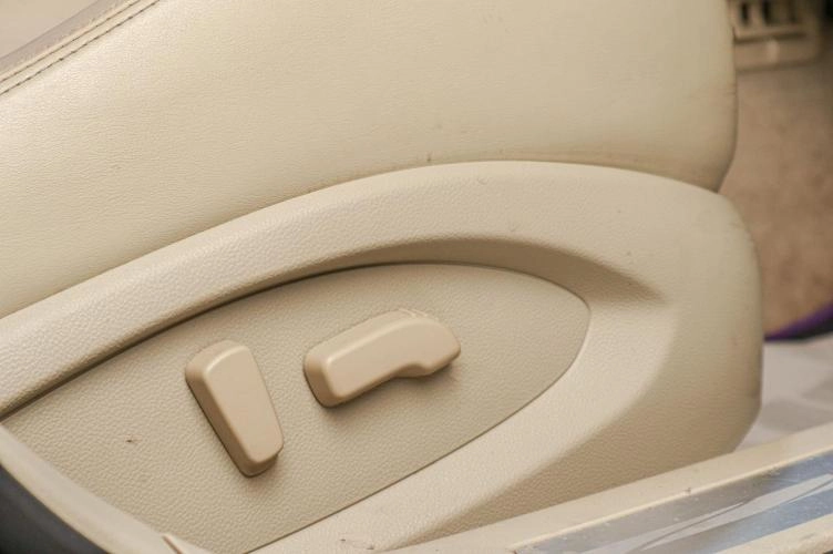 Infiniti QX70 22 из 27