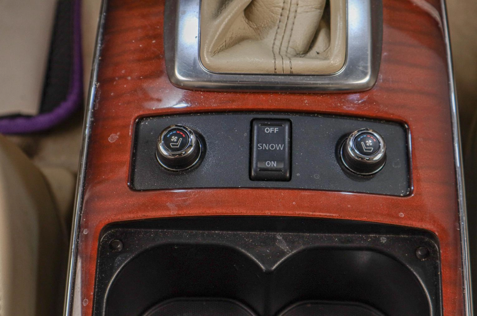 Infiniti QX70 20 из 27