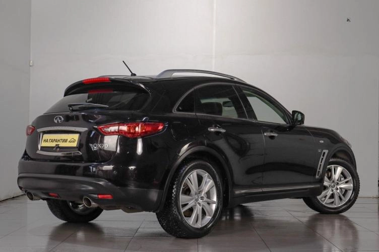 Infiniti QX70 6 из 6