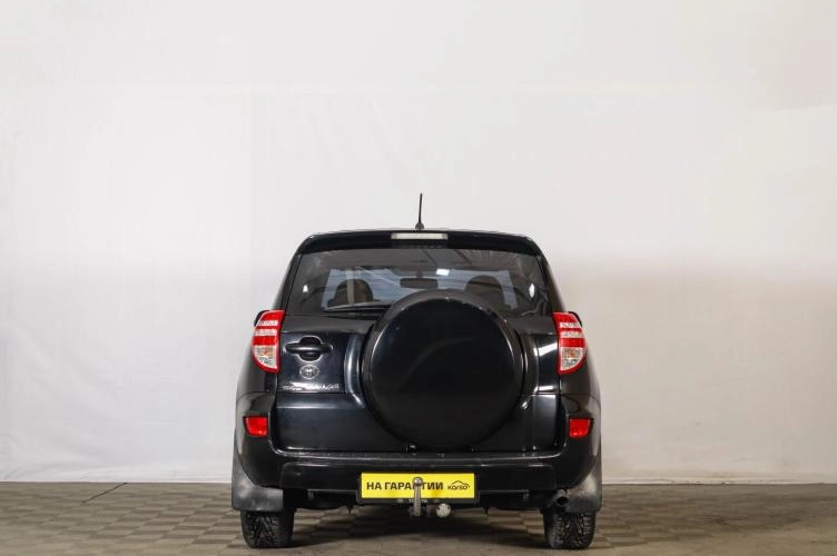 Toyota RAV4 5 из 6