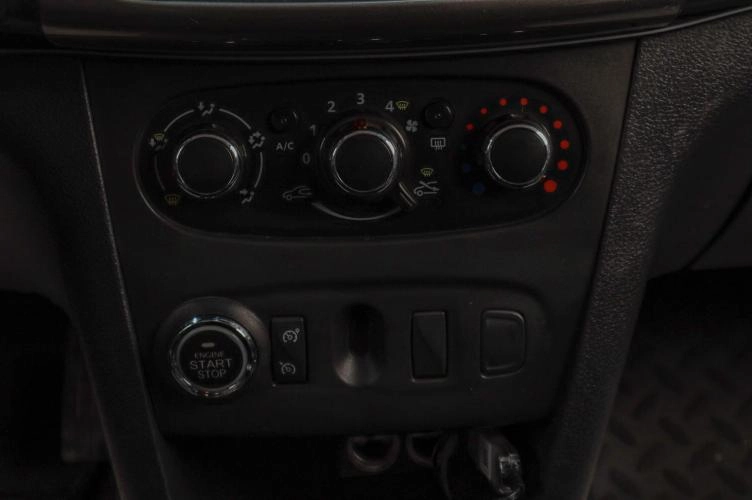 Renault Logan 11 из 15