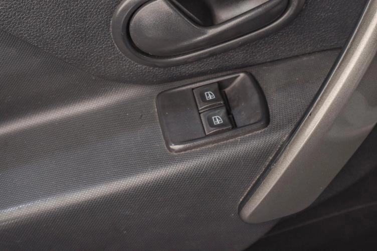 Renault Logan 8 из 15