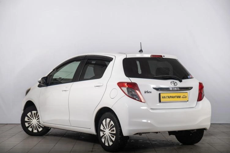 Toyota Vitz 5 из 6