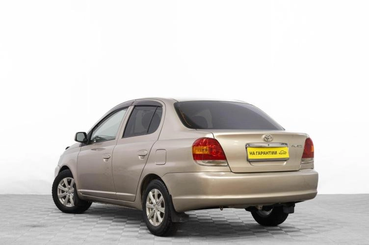 Toyota Platz 6 из 6