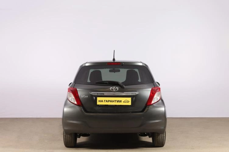 Toyota Vitz 5 из 6