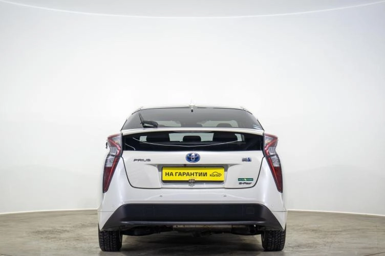 Toyota Prius 5 из 6