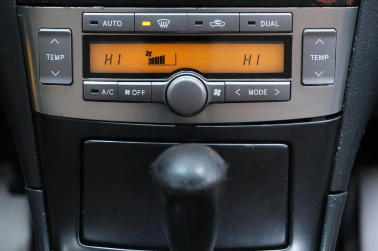 Toyota Avensis 17 из 24