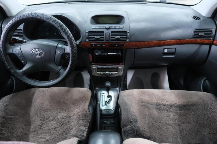 Toyota Avensis 14 из 24