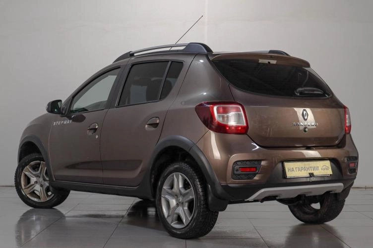 Renault Sandero Stepway 4 из 6