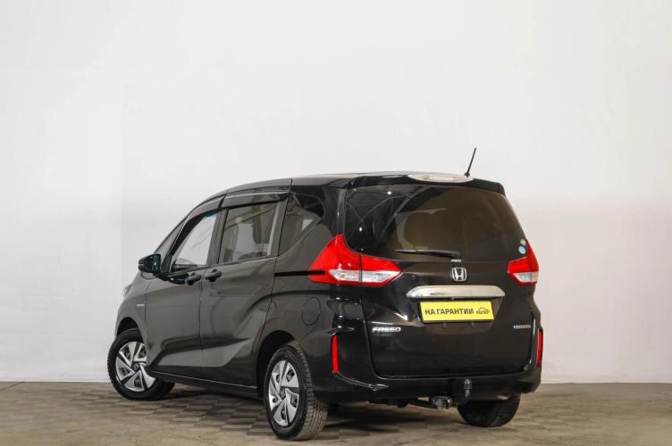 Honda Freed 4 из 6