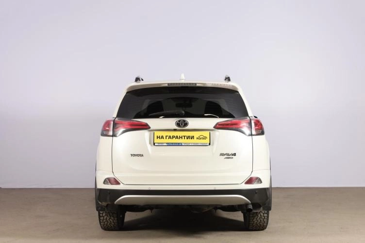 Toyota RAV4 5 из 6