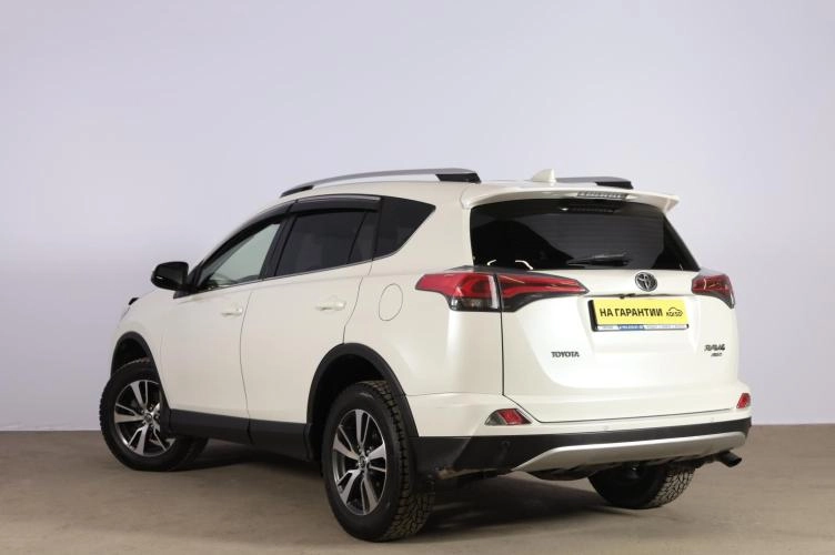 Toyota RAV4 4 из 6