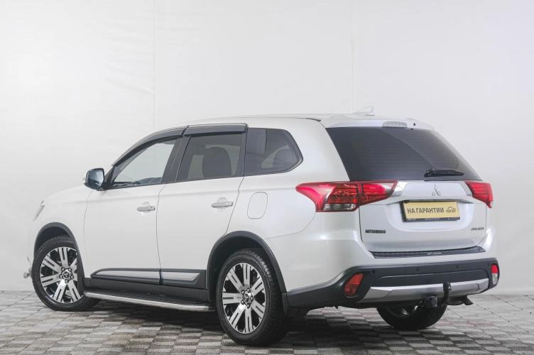 Mitsubishi Outlander 4 из 6