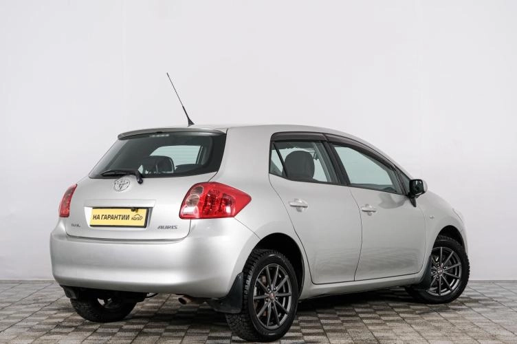 Toyota Auris 6 из 6