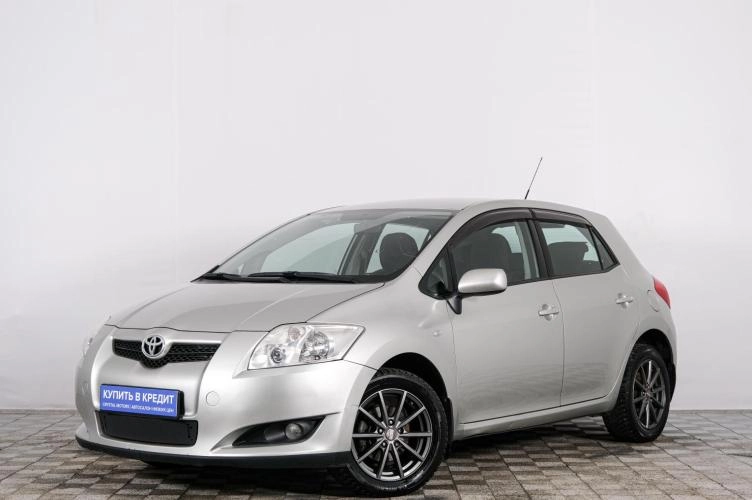Toyota Auris 3 из 6