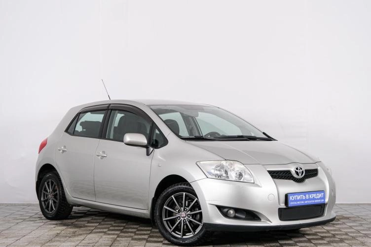 Toyota Auris 1 из 6
