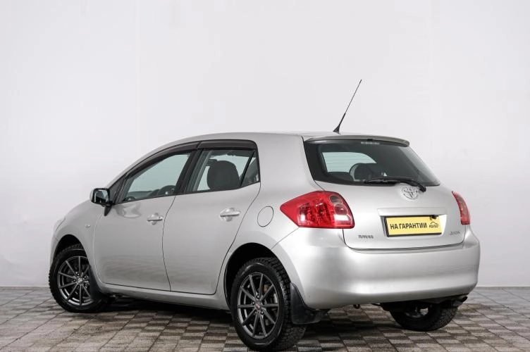 Toyota Auris 4 из 6