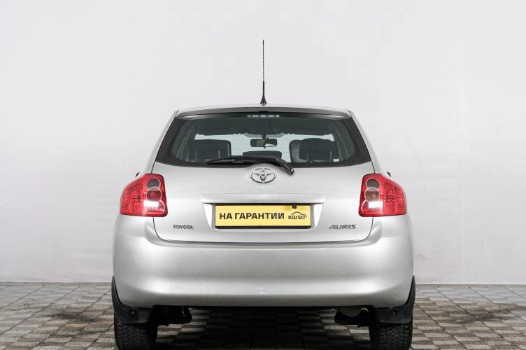 Toyota Auris 5 из 6