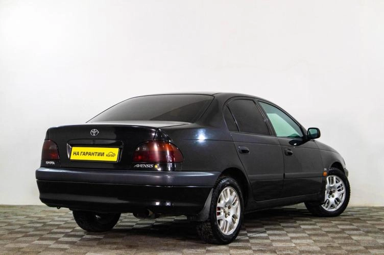 Toyota Avensis 4 из 5