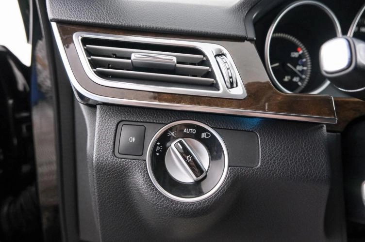 Mercedes-Benz E-класс 19 из 23
