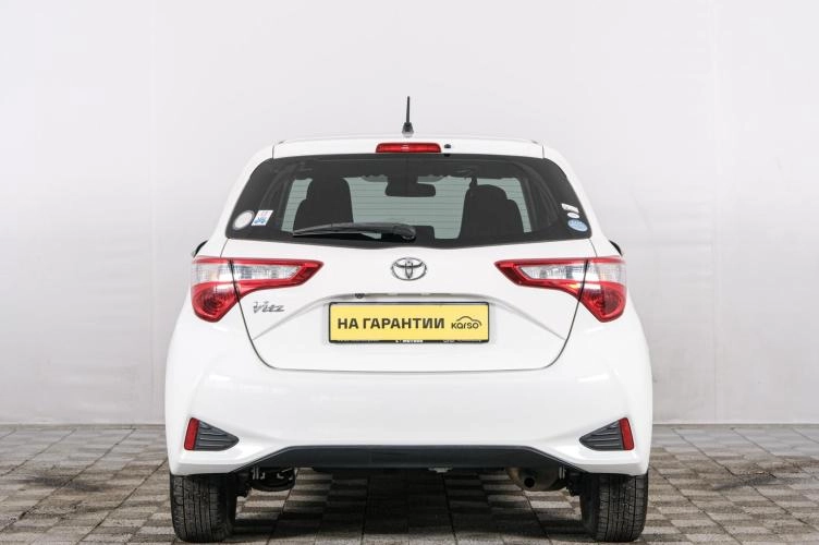 Toyota Vitz 5 из 6