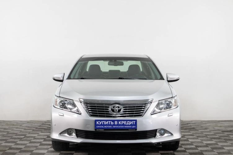 Toyota Camry 2 из 5