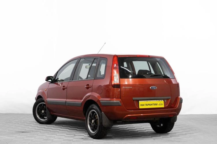 Ford Fusion 6 из 6